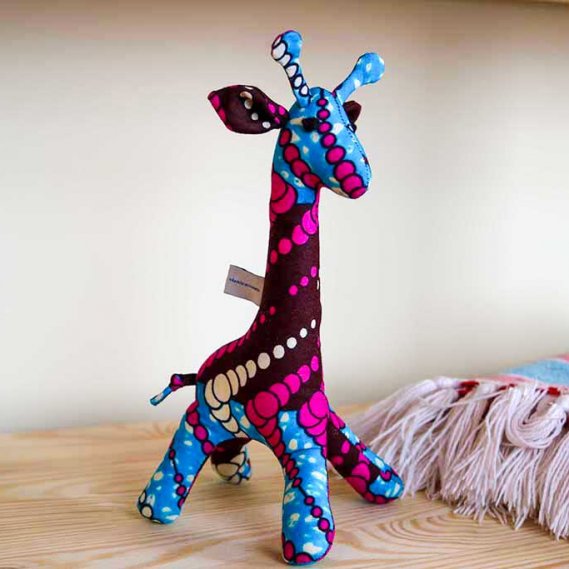 Peluche Girafa - azul e rosa