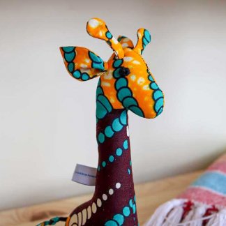 Peluche Girafa - laranja e turquesa