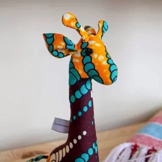 Peluche Girafa - laranja e turquesa